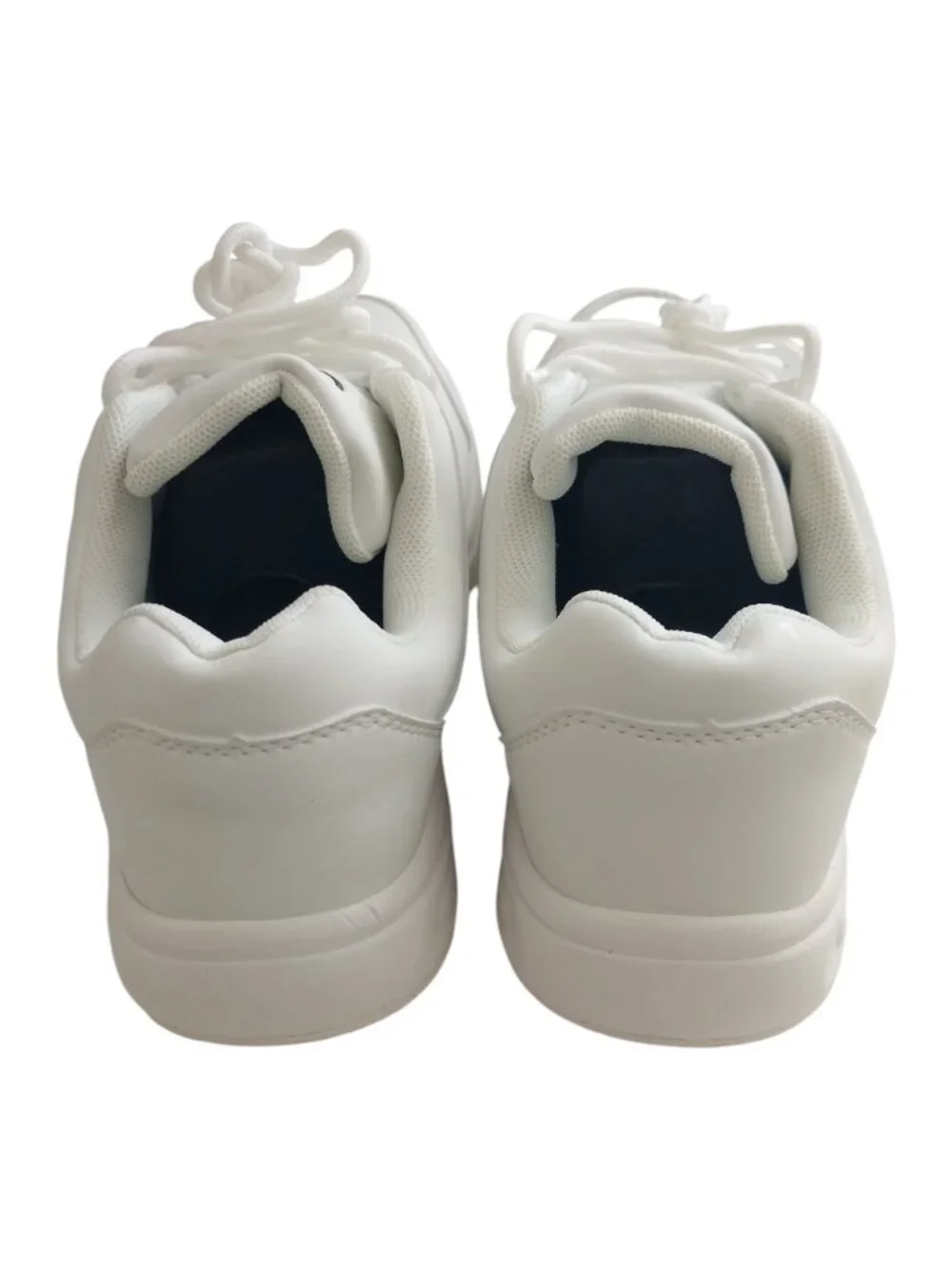 Comfort Wear Stride Cushion Sneaker Shoes Size 8 White Excellent Condition